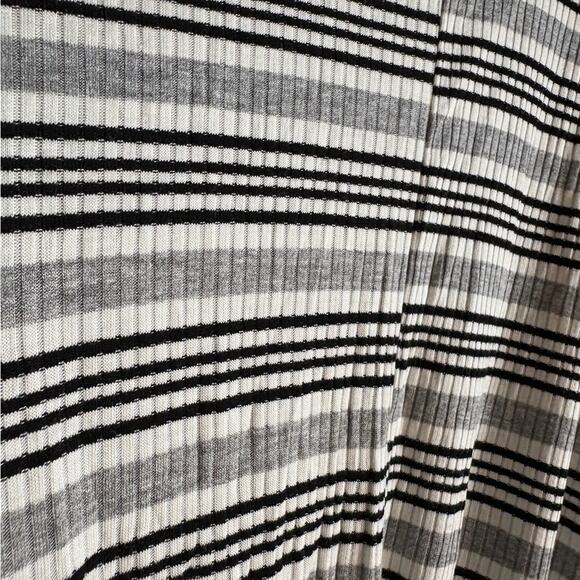 Caution to the wind Striped Black and White Sleeveless Top - Picture 8 of 9